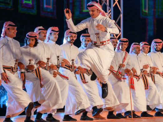 الرقصات الشعبية السعودية، منصة بالعربية